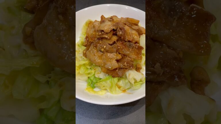 ご飯がすすむ！キャベツとカリカリ豚肉のニンニクネギしょうがタレ#料理初心者 #春キャベツ #豚バラ肉 #にんにくねぎしょうが