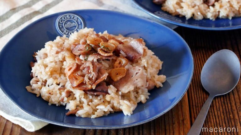 【 豚こまガーリックライス】豚こま肉で節約！にんにくの香りが食欲そそる♪｜macaroni（マカロニ）