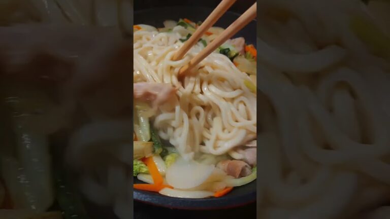 やすまるだしで絶品焼きうどん! #shotrs