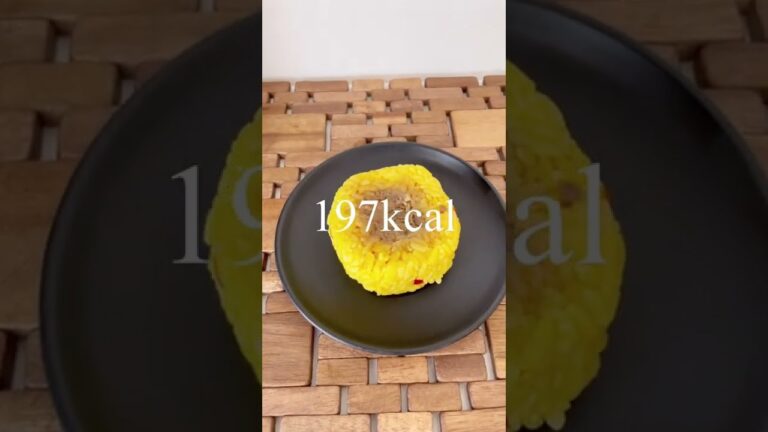 SNSで話題！ガパオライスが片手で食べれる！100円ローソンのガパオ飯おにぎり！