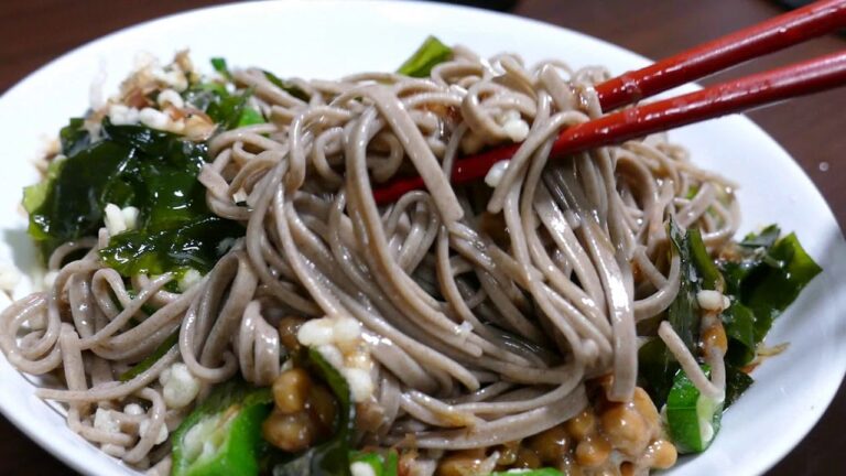 冷やしネバネバそばとそば湯を楽しむ