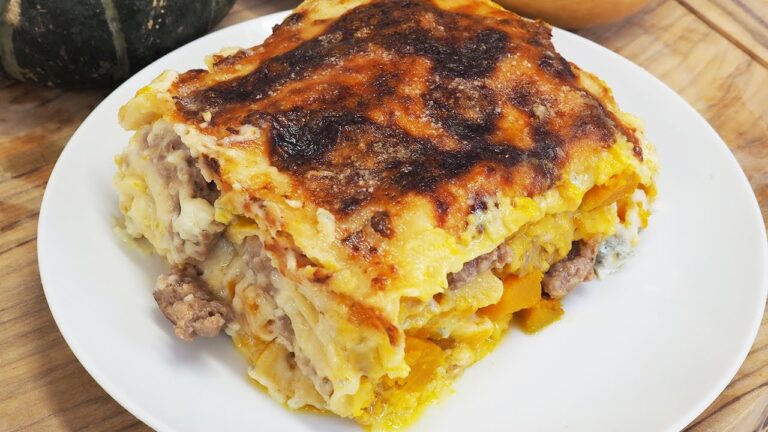 カボチャとサルシッチャ入りゴルゴンゾーラ・ピカンテソースのラザニア "Lasagne alla zucca con gorgonzola e salsiccia"