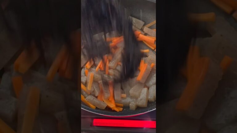 こんにゃくとひじきの煮物 #cooking #料理 #こんにゃく