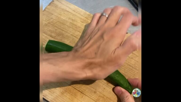 【綺麗で早い】タタキ胡瓜のタタキ方【掌の付け根で真下へ押す！】
