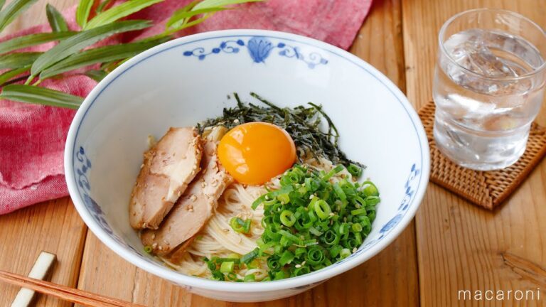 【油そば風そうめん】めんつゆに飽きたらコレ！そうめんはレンジで完成♪｜macaroni（マカロニ）