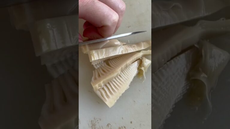 たけのこの先端を切る【筍の天ぷら】