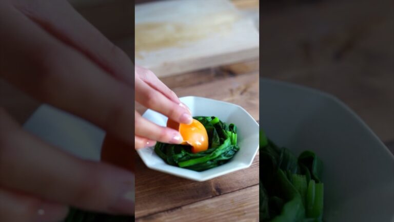 うまみが溢れる、焼かない「ニラ玉」 VegeTable