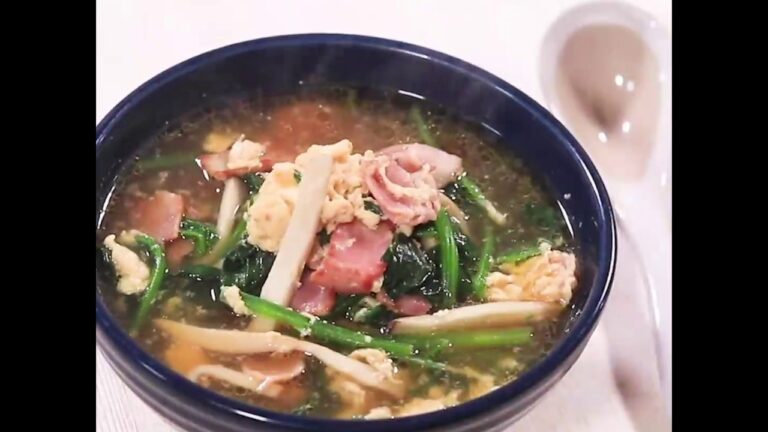 ほうれん草とベーコンの中華風スープ