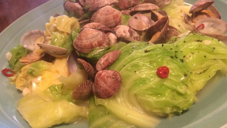 「アサリキャベツバター蒸し」作り方