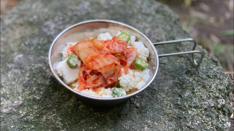 【簡単に作れるキャンプ飯】オクラとキムチ豆腐#Shorts
