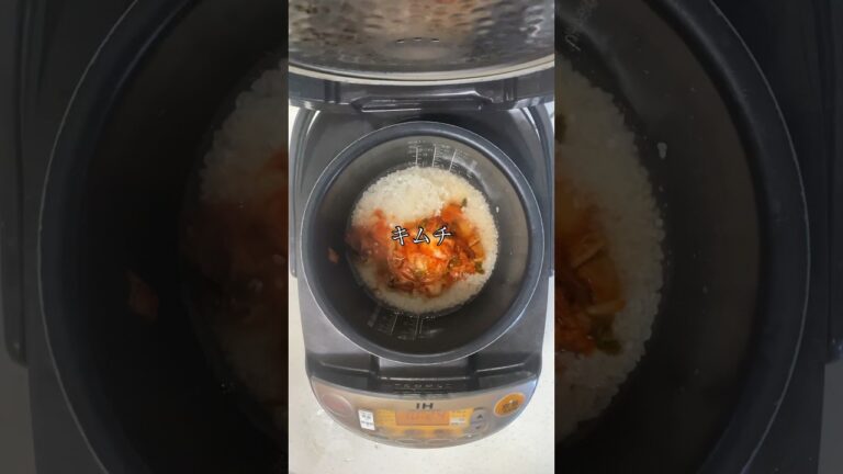 "超悪魔的"。箸が止まらなくなるほどやみつきになる『マヨチーズキムチご飯』キムチ入れるだけでこんなに旨くなるのかよ。 #レシピ #料理 #簡単レシピ