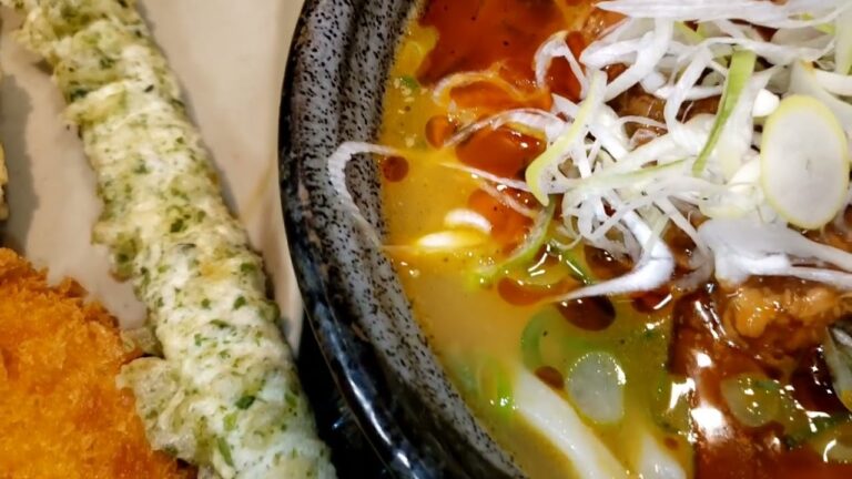 はなまるうどんのピリ辛担々うどん
