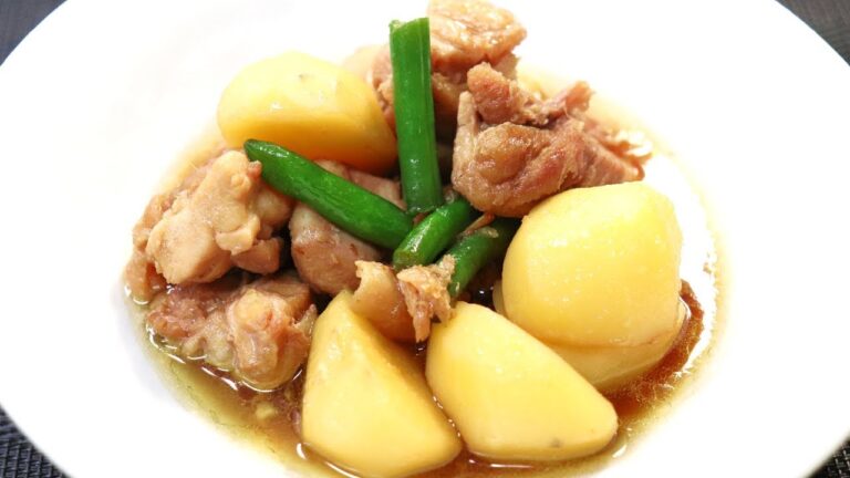 じゃがいもと鶏ももでつくる煮込み【料理】