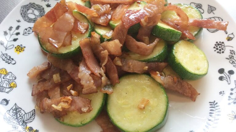ズッキーニとベーコンのガーリックソテー