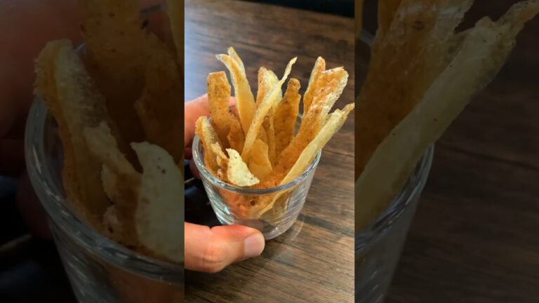 【2300万回再生ポテトレシピ🥔】じゃがいもの皮の美味しさに気づいた〇〇　※注:じゃがいもの芽や緑色になった皮にはソラニンやチャコニンという毒素が多く含まれており食中毒を引き起こす可能性があります！