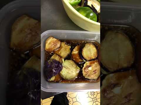 なすの揚げ浸し製造中！！