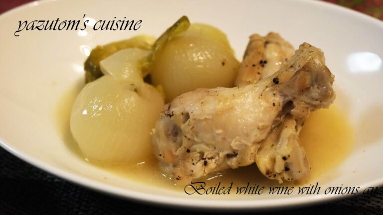 優しくて旨味が躍る♪　プチオニオンと手羽元の白ワイン煮　- Boiled white wine with onions and chicken -