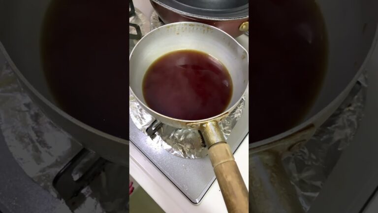 エバラすき焼きのタレ使用。焼いたブリあったからブリ大根に変〜身！！