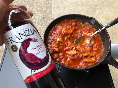 スキレットで『鶏肉のトマト煮』を作って『赤ワイン』を飲む