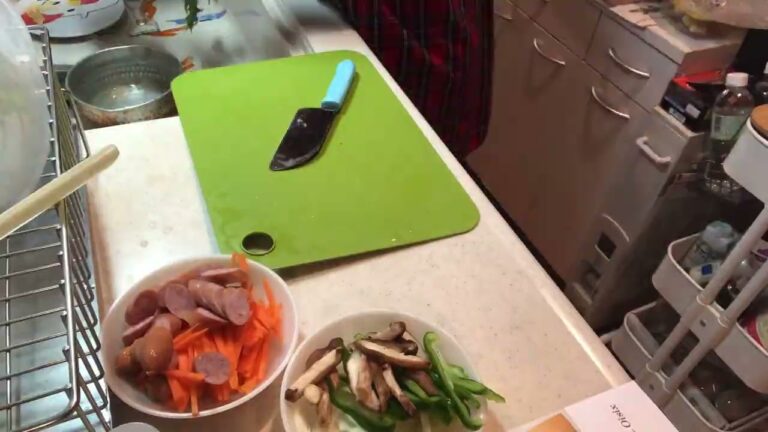 ［料理］Oisixきのこあんかけハンバーグ、カレースパ、ホッケの干物、ほうれん草のお浸し