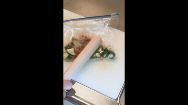 【簡単料理レシピ】 たたききゅうり（おかかしょうゆ味） #shorts