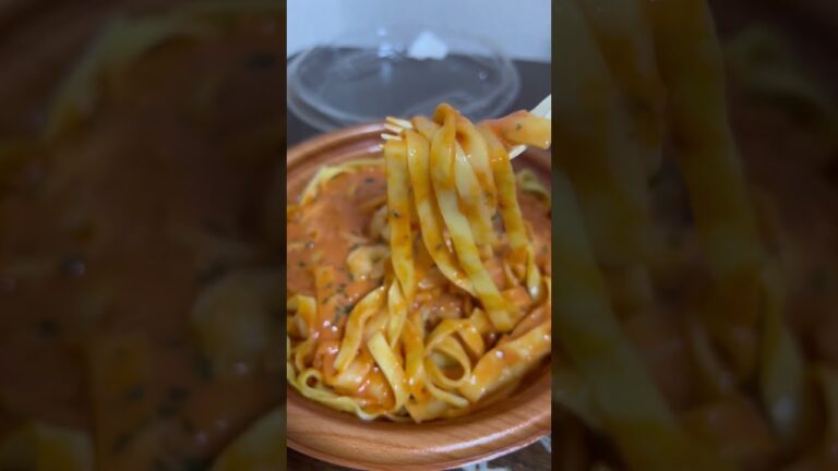 るろうにん生存日記　eat　海老香るトマトクリームパスタ　もちもち平打ち生パスタ
