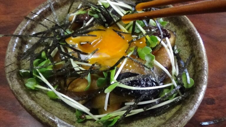 焼き茄子のユッケ風　ぜったい旨いやつやん？