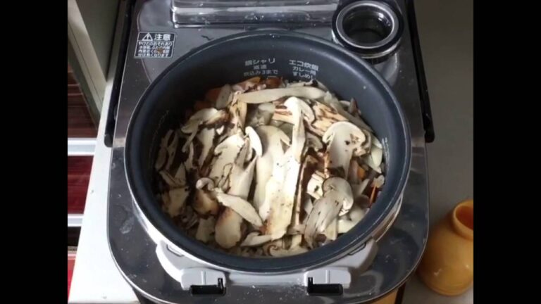 秋の味覚。松茸&栗の炊き込みご飯