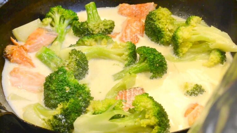 ブロッコリーの食べ方：鮭とブロッコリーのクリーム煮　　How to make white stew of salmon and broccoli