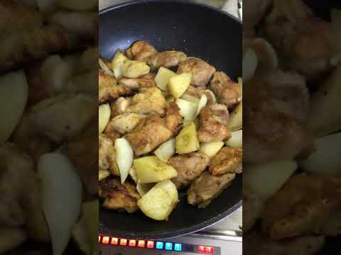 鶏肉とジャガイモのカレー風味