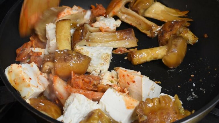 なめこ豆腐キムチ炒め