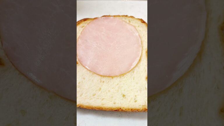 【家でキャンプ飯】ホットサンドメーカーで作るツナサンド#shorts