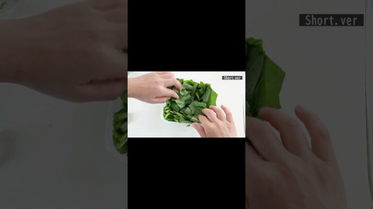 【茹でない！ほうれん草のお浸し】 #shorts #ほうれん草 #ホウレンソウ #裏技 #裏技レシピ #裏ワザ #時短レシピ #時短 #簡単 #節約レシピ   #免疫アップ #風邪予防 #ほうれんそう