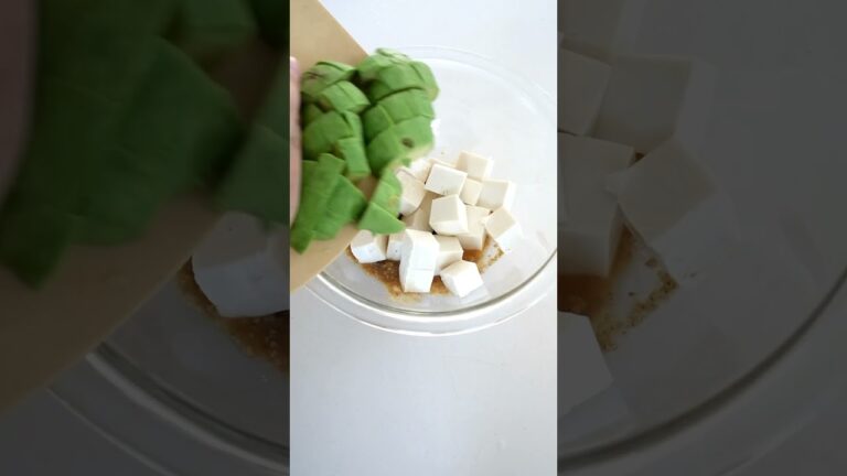 【3分で完成！アボカドと豆腐のごま味噌あえ】  #shorts #ごまあえ #アボカド #味噌 #木綿豆腐 #熱中症予防 #すりごま #味噌 #ヘルシー #ダイエット #低カロリー #あえるだけ