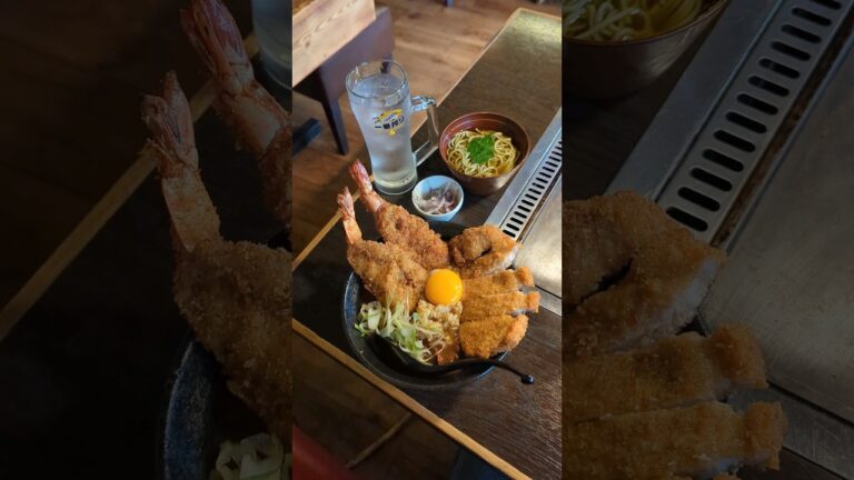 てこいち 元町店  ぼっかけ入りでっかい海老フライ＆ポークかつカレー丼でランチ 神戸・元町