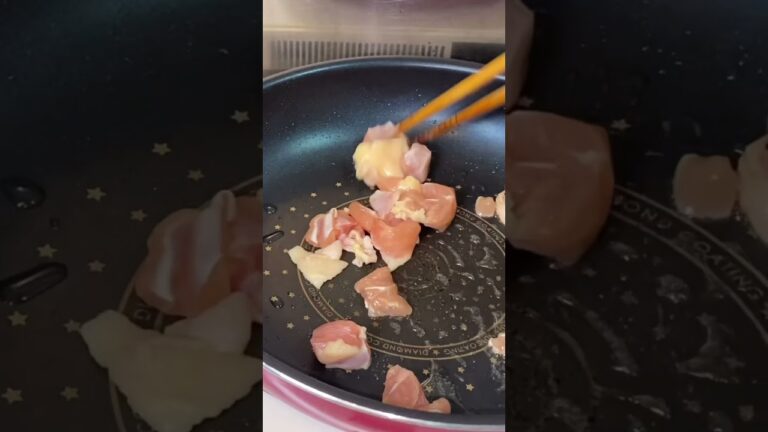 くせになる旨さ！超濃厚クリームソースオムライス！【レシピ動画あり】