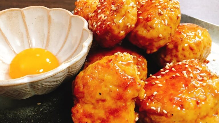 秒で無くなる居酒屋の定番メニュー『簡単でおいしい鶏のつくね』Chicken Meatloaf | Eazy Recipe