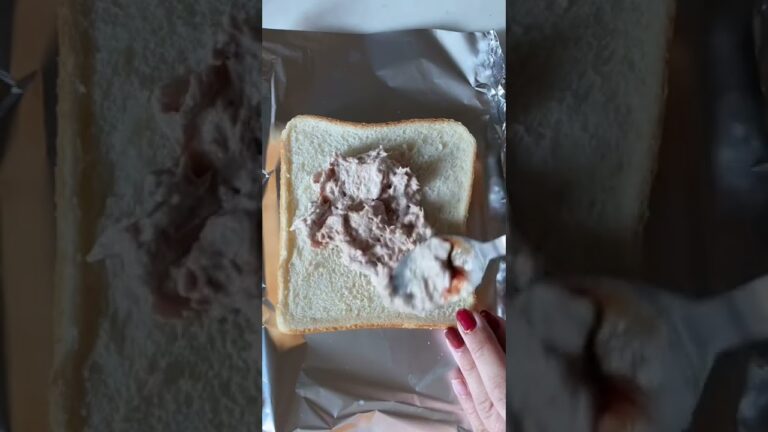 朝からガッツリ！！隠し味はケチャップ！ツナたっぷり♡ツナマヨトースト #shorts