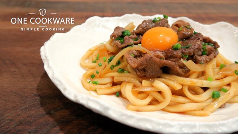 フライパンひとつで簡単　甘辛プルコギ風焼きうどん｜ONE COOKWAREシリーズ　レシピ　作り方
