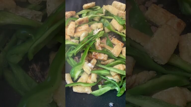 ピーマン　油揚げ　でもう一品　しょうゆじゅわ〜　今夜はこれで一杯
