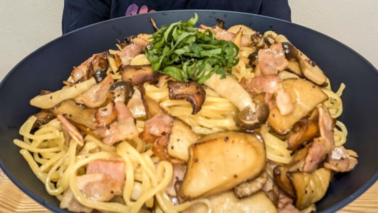 いっしょにたっぷりキノコとベーコンのパスタ