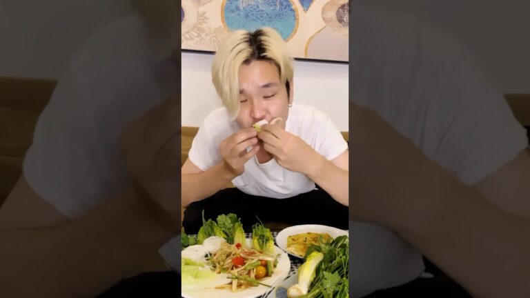 【タイ料理】日本人がソムタムを自炊して作ってみたw #shorts #タイ旅行