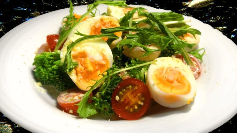 ブロッコリーとゆでたまごとハニーマスタードとミニトマトとかのサラダ