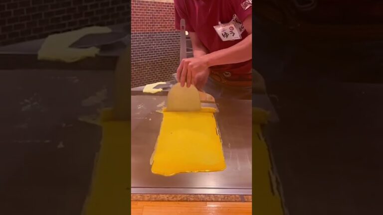 鉄板で巻く！だしまき玉子｜南風 新栄葵店〈ゆう編〉 #だし巻き玉子 #料理動画 #鉄板焼き #shorts