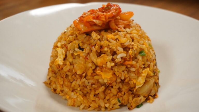 毎日炒飯2日目！【キムチ炒飯】をつくってみた！超簡単なのにすごく美味しい！