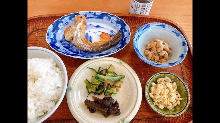 たまり漬「七種きざみあわせ・だんらん」のお茶漬け、焼き鮭、納豆、揚げ玉、塩もみ胡瓜の「みょうがのたまり漬」和えで朝食　#Shorts