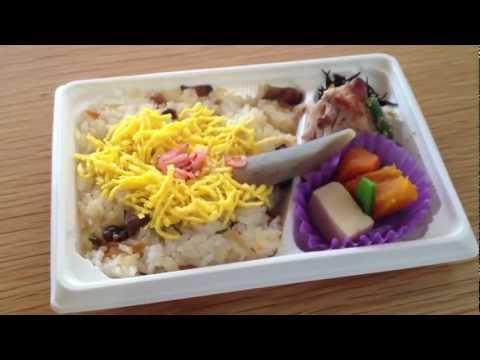 セブンイレブン 五目ちらし寿司とおかずの弁当