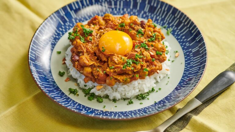 包丁いらずのサバ⽸ドライカレー