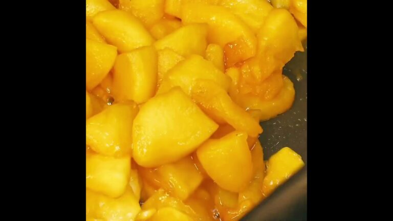 『キャラメル煮🍎とマーブルビスケットサンド』旬のりんごたっぷり、シナモンを効かせてスイーツみたいに仕上げました✨