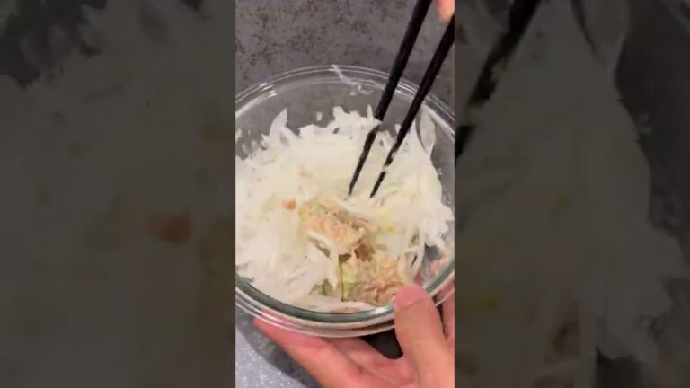 これ食って10kg痩せた。とりあえずこれ作って食っとけ。アボカドと玉ねぎのツナサラダ